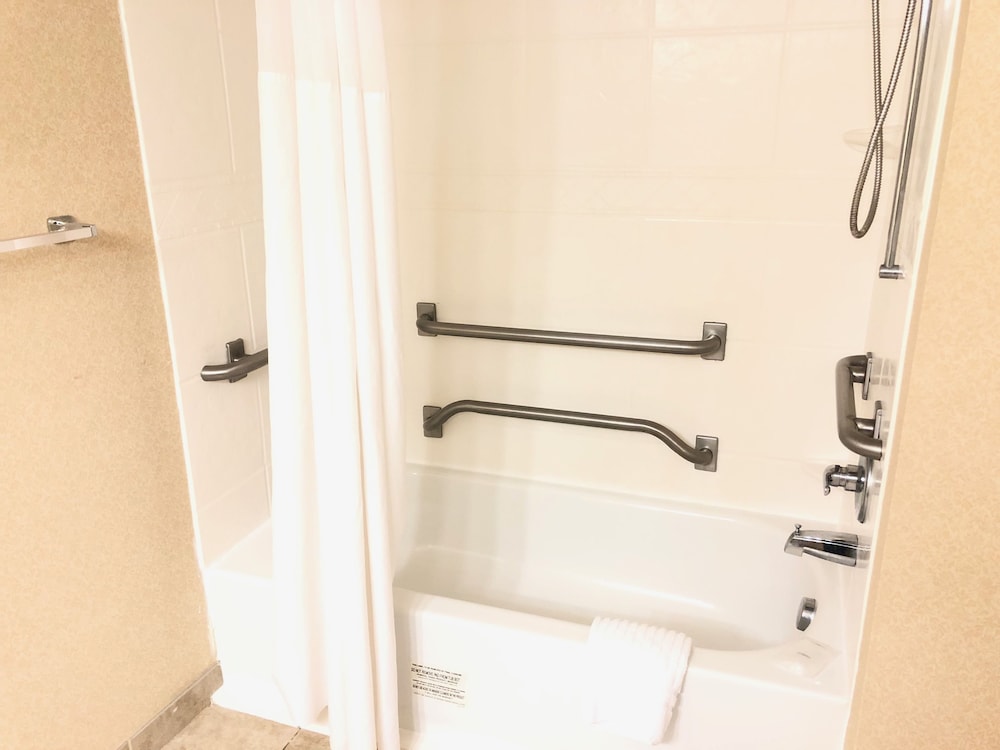 Country Inn & Suites by Radisson Greenville, NC 25/58