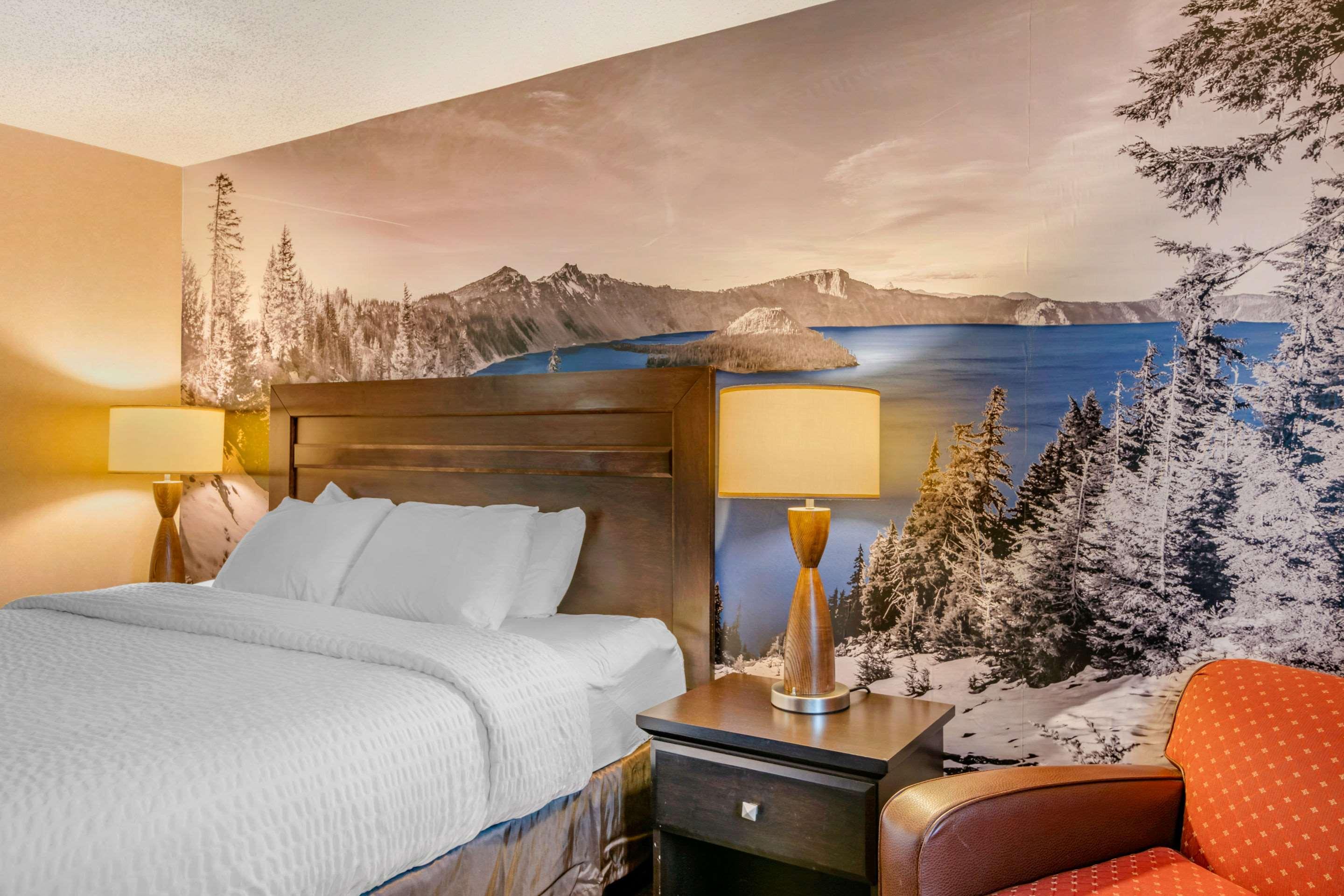 غرفة بسرير مزدوج، Clarion Pointe Medford Ex Holiday Inn Express Medford 2/3
