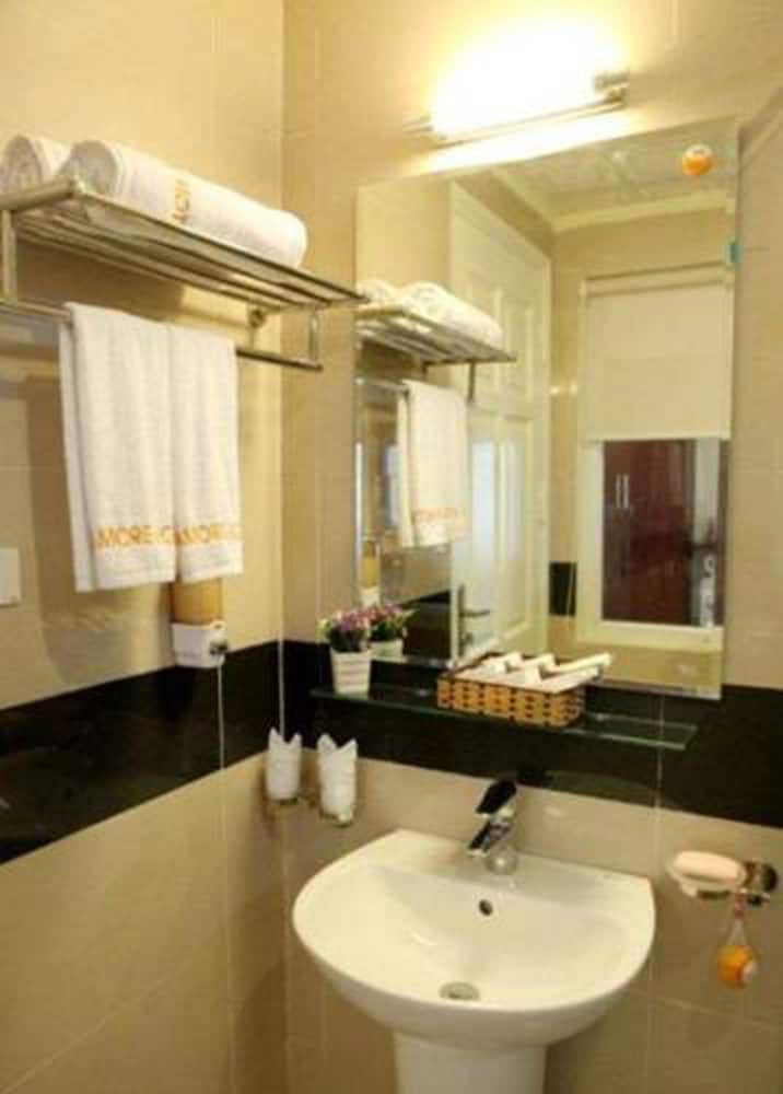 Amore Hotel 46/47