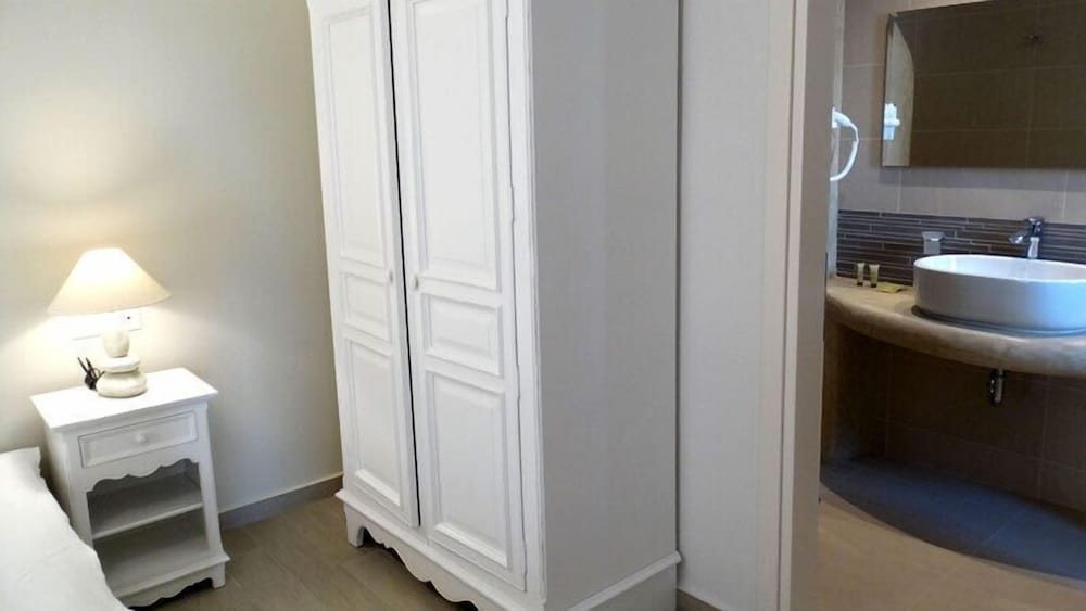 Deluxe