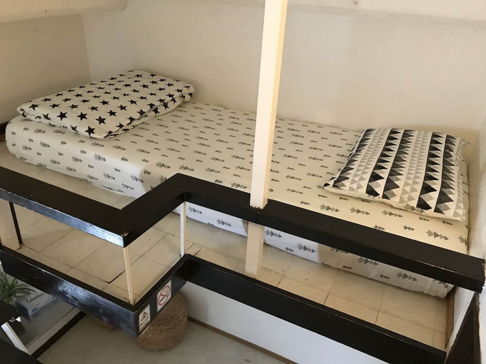 Kumoji-So Hostel 11/16