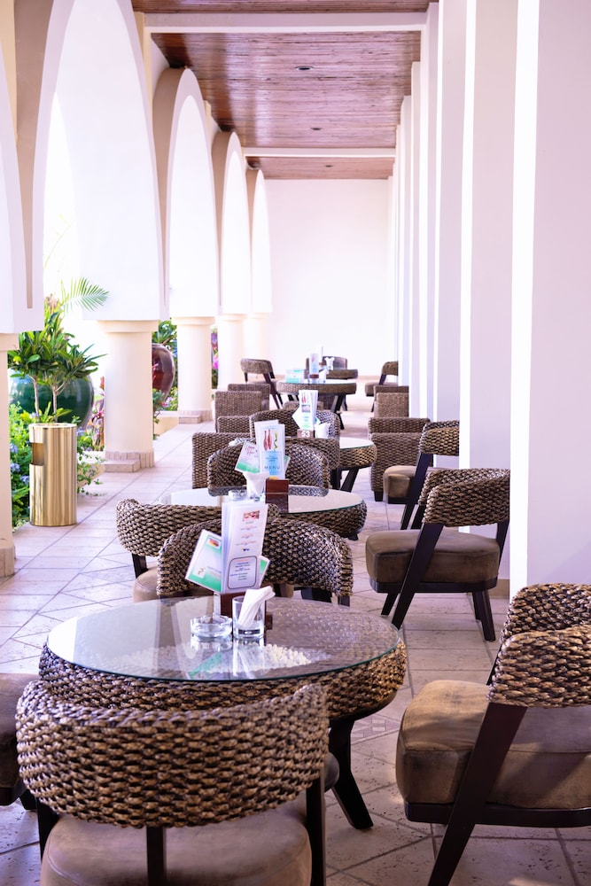 Ocean Bay Hotel and Resort 47/56