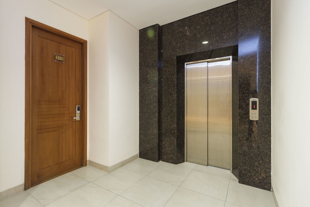 RedDoorz Plus @ CBD Bintaro 31/56