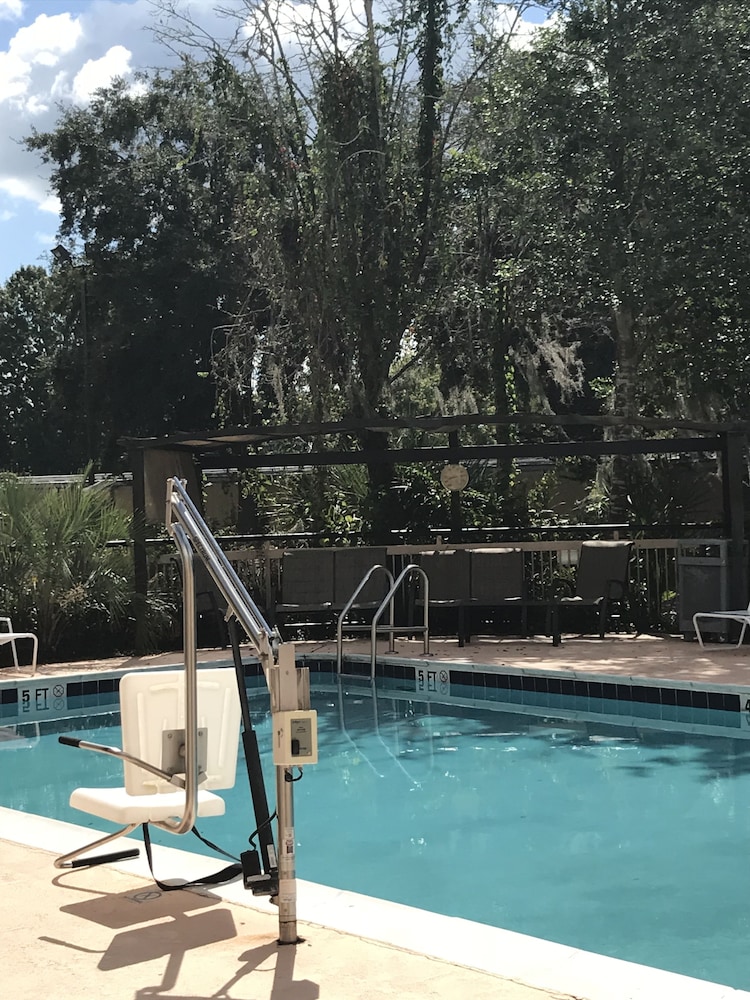 Baymont By Wyndham Gainesville I-75 37/46