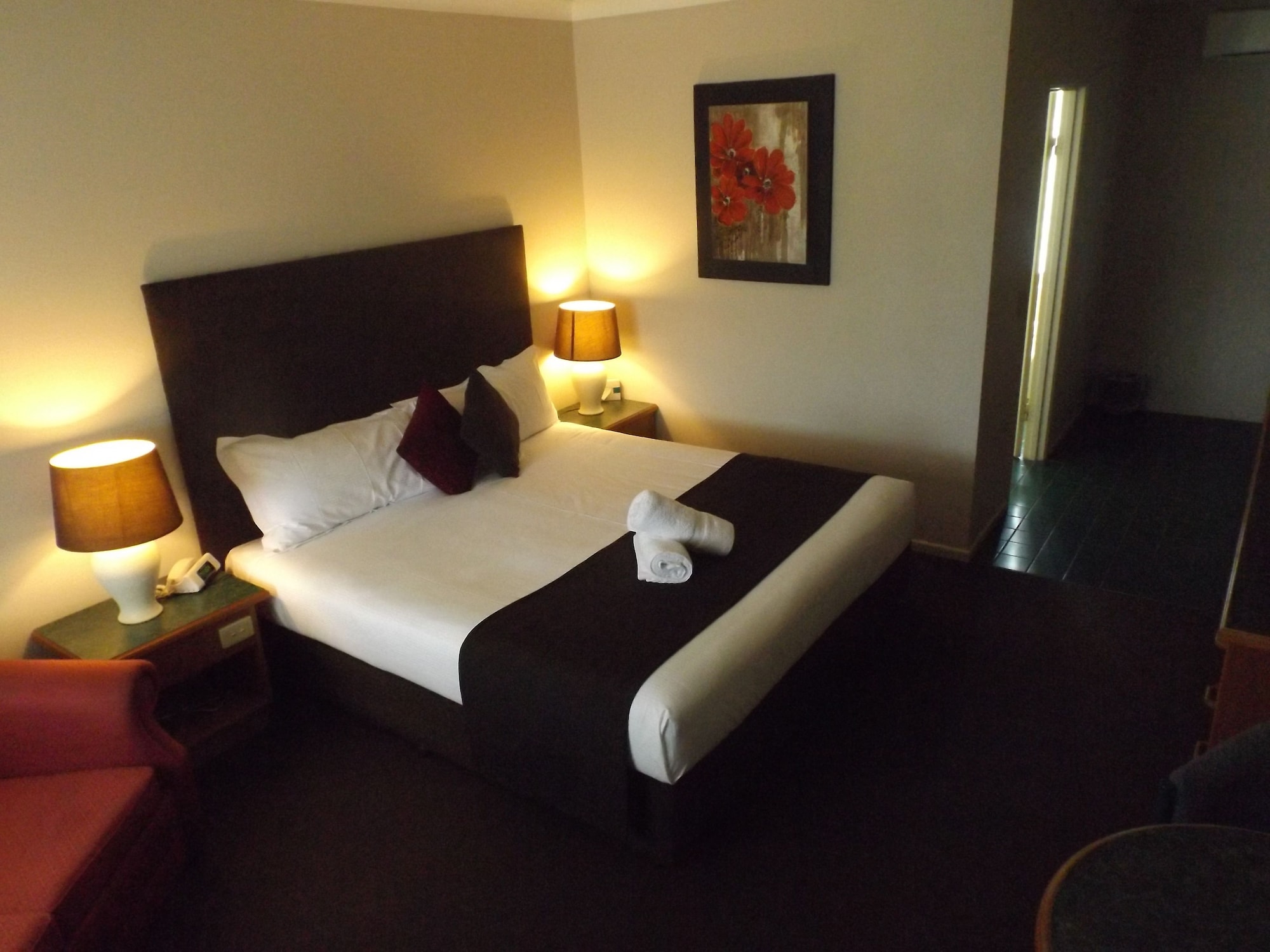 SPA, QUEEN BED