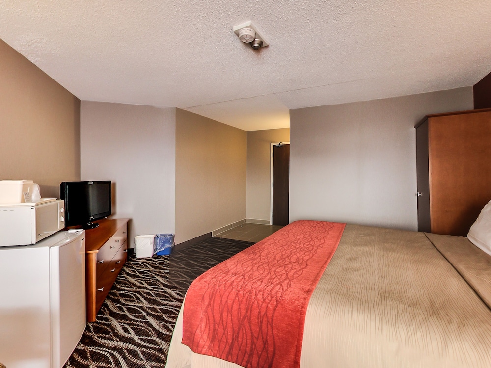Spark by Hilton Oshawa 23/43