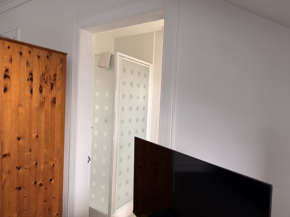 Rosebank Guest House 3/50