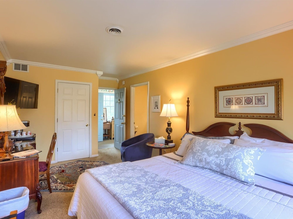 King Bed