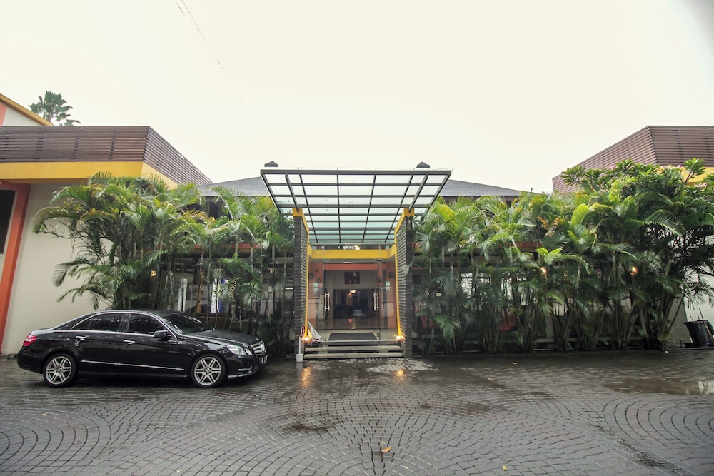Collection O 295 Grha Ciumbuleuit Guest House 47/49