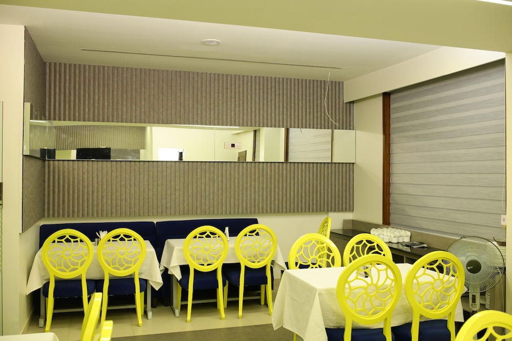 Karon Hotel Lajpat Nagar 56/60