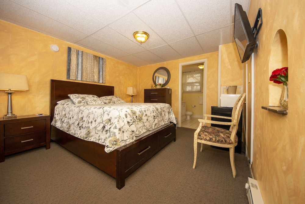 Simmons Motel 15/74