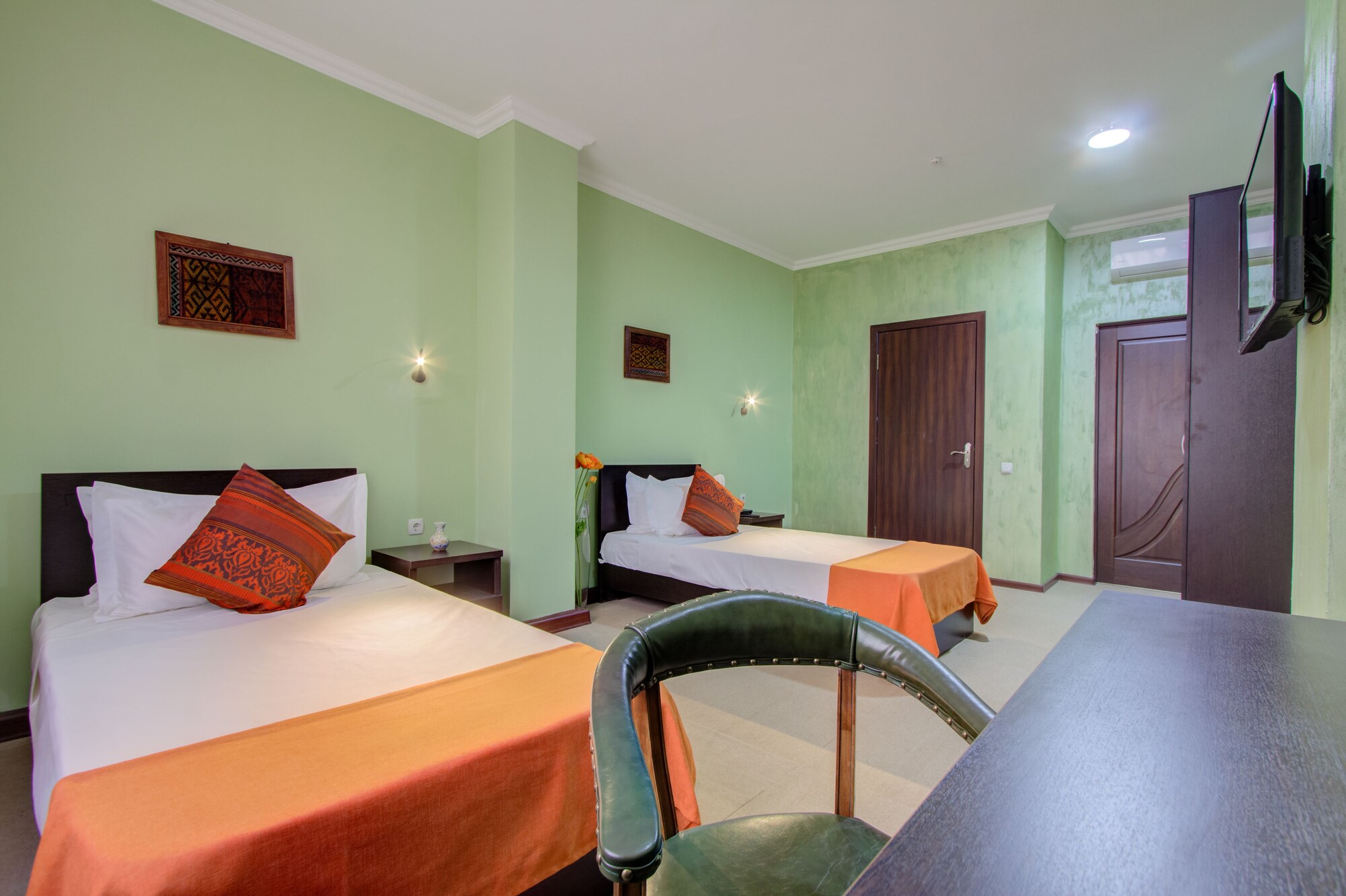 STANDARD, TWIN BEDS