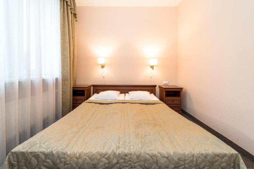 Family Suite, 1 Double and 4 Single Beds