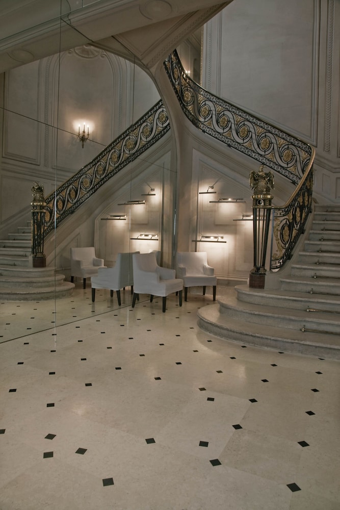 La Maison Champs Elysees 39/67