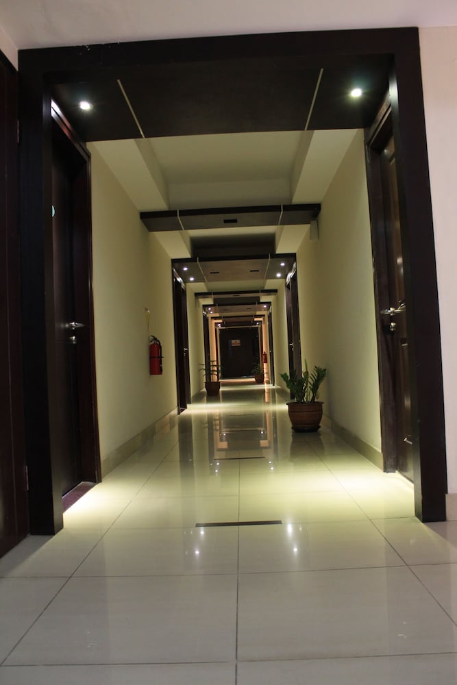 Metro Hotel 18/26