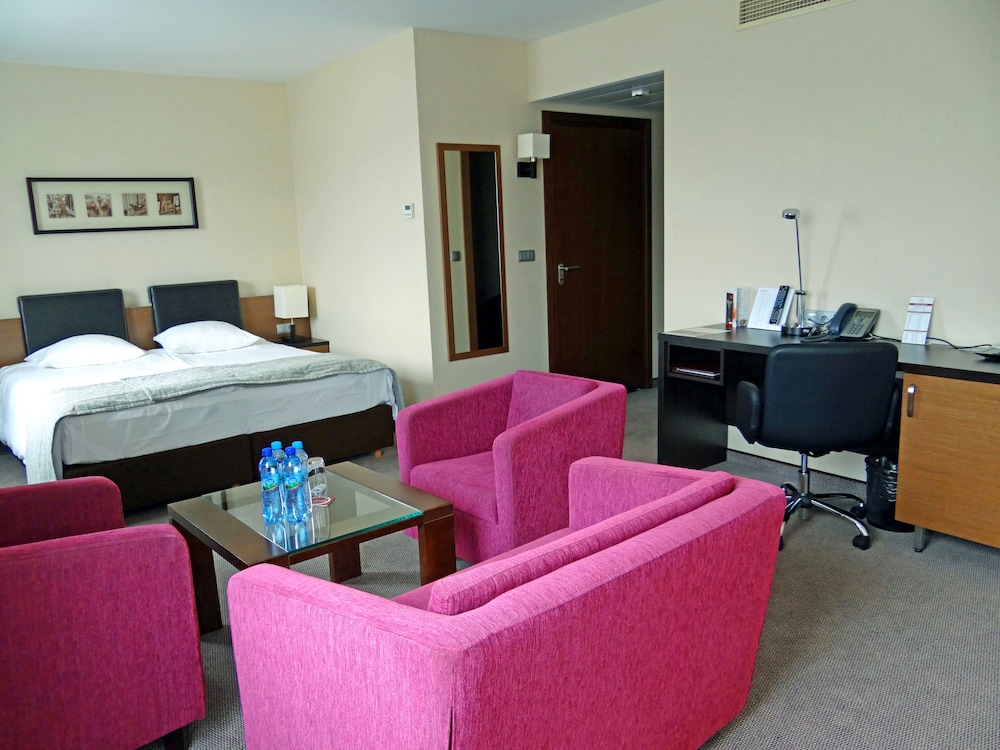 QUBUS HOTEL BIELSKO - BIALA 30/50