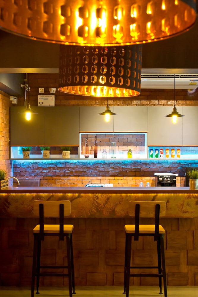 Coco Hotel 20/25