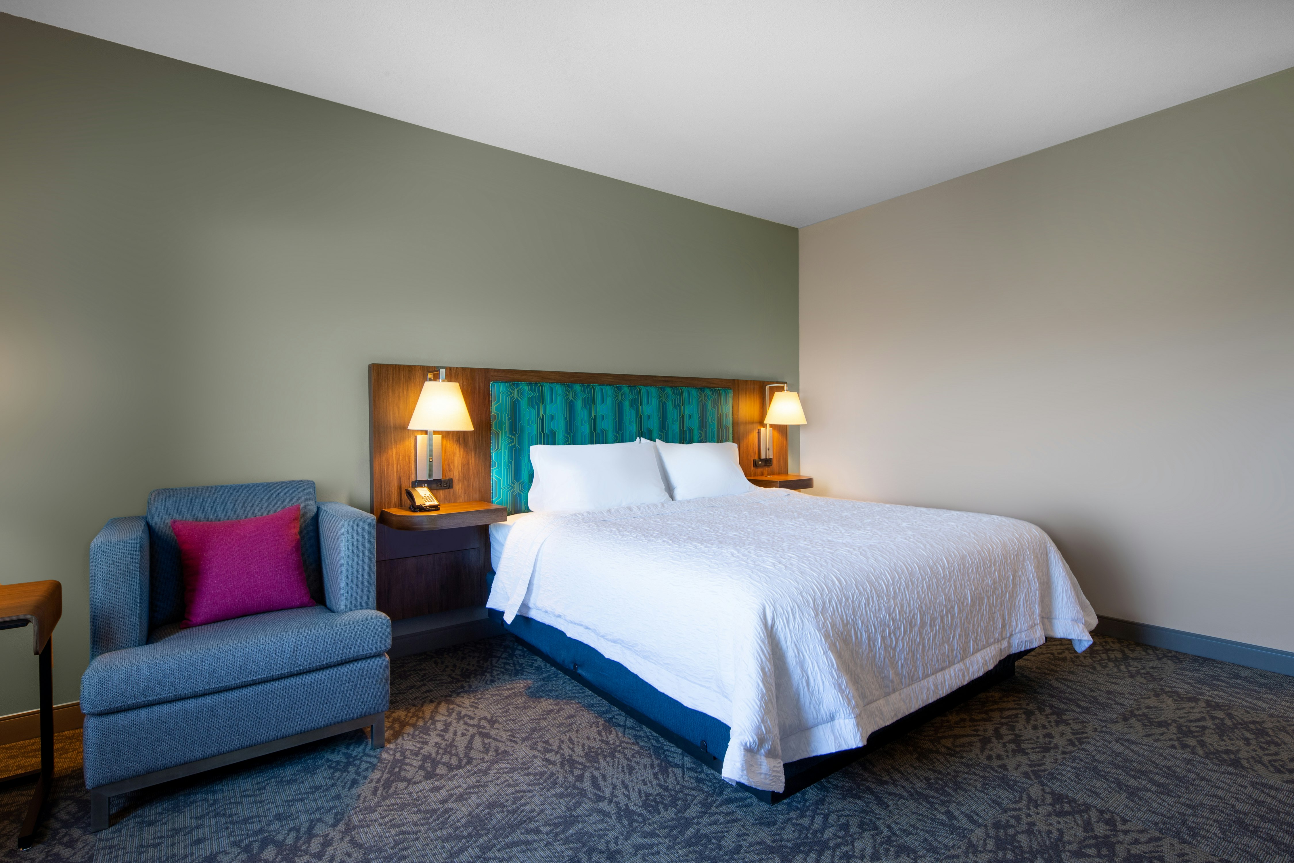 ROOM, KING BED