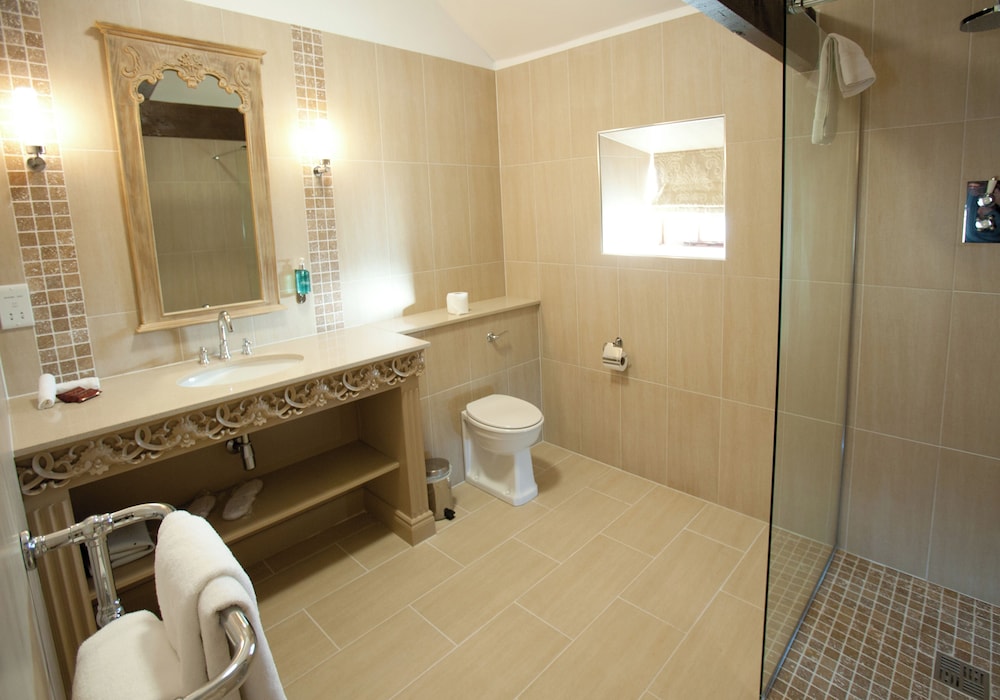 Cabra Castle Hotel 48/50