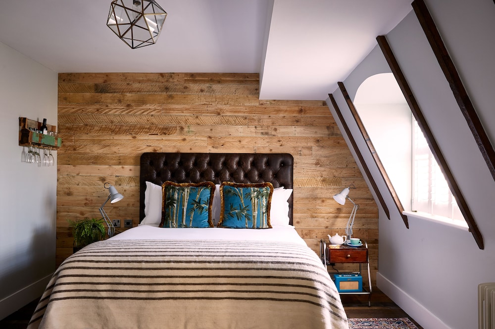 LUXURY, DOUBLE BED, SEA VIEW