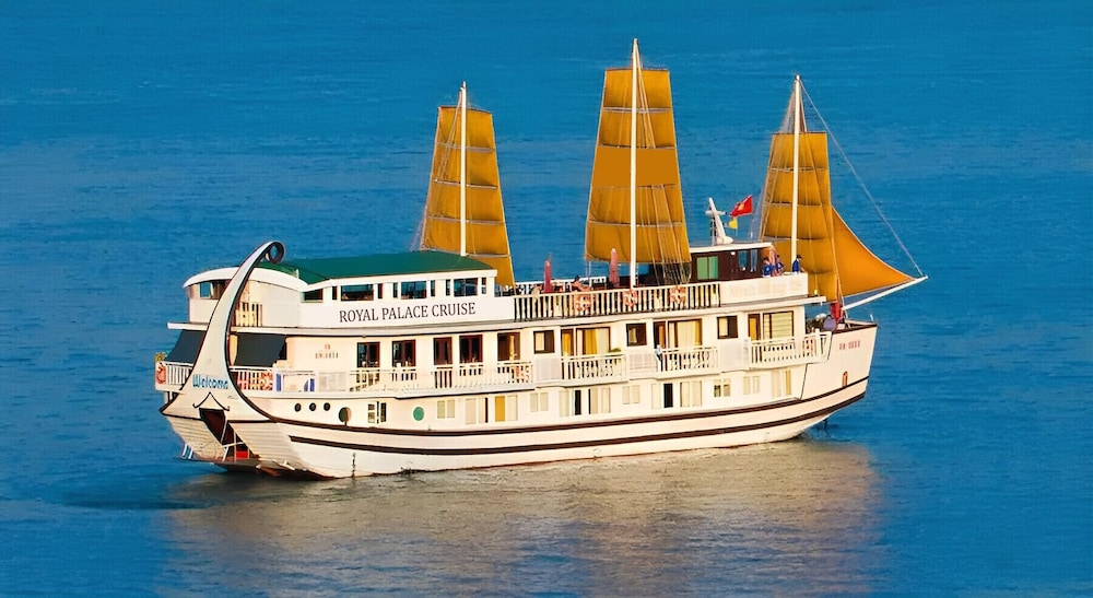 Halong Royal Palace Cruise 2/62