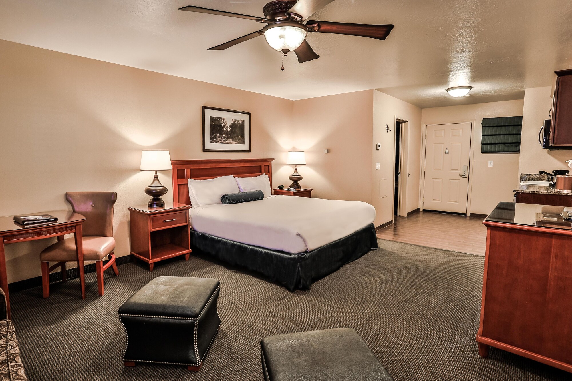 Deluxe, Studio, Suite, King Bed, Mountain Side, Sofa, Kitchenette