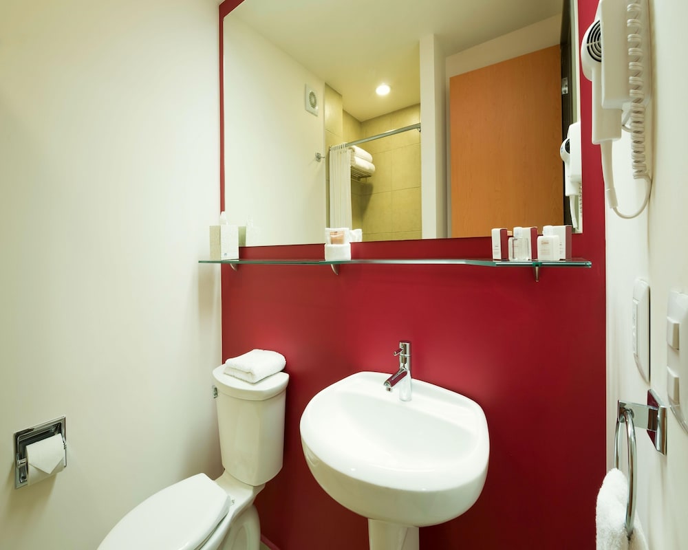 Hotel VM Express Queretaro 47/47