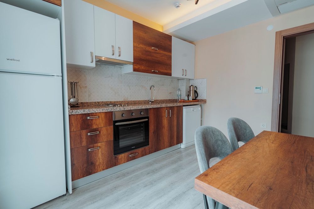 Empula Hotel & Residences 37/50