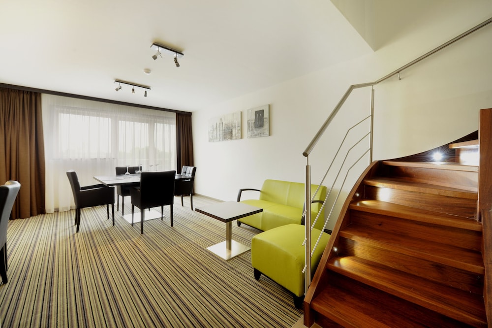 Hotel Charleroi Airport Van Der Valk 31/59