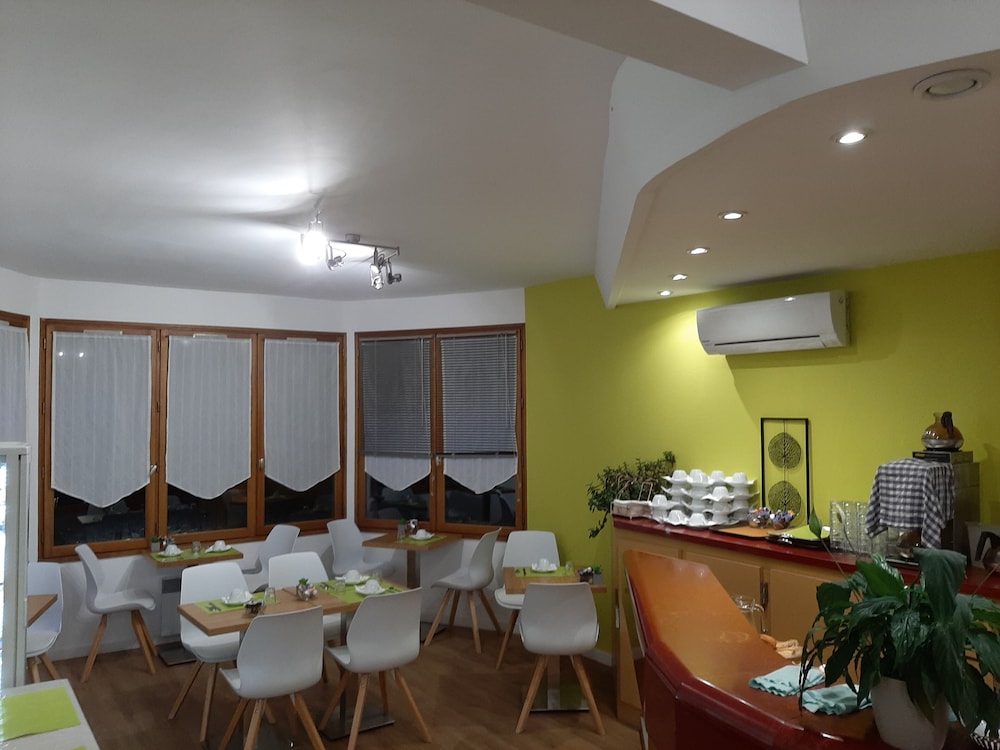 Sure Hotel by Best Western Saintes 62/63