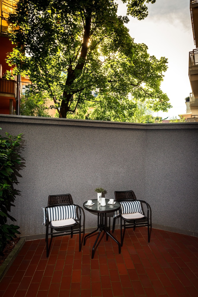 Meridien Luxury Apartments 48/50