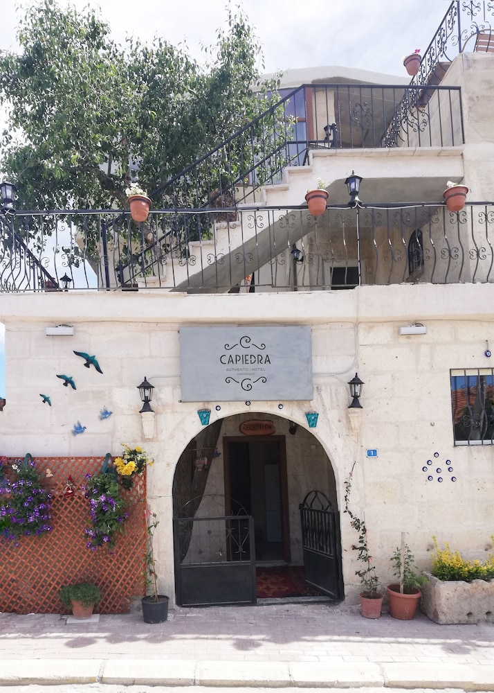 Capiedra Hotel 2/47