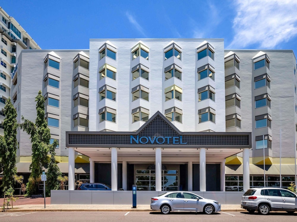 Novotel Darwin CBD 8/64