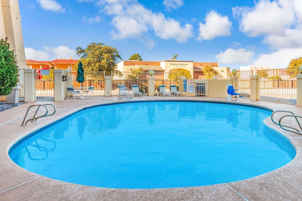 La Quinta Inn & Suites by Wyndham Las Cruces Organ Mountain 9/49