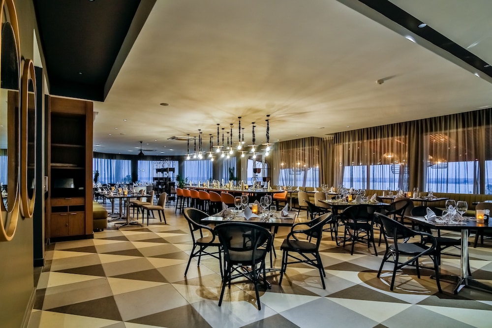 Cardoso Hotel 55/72