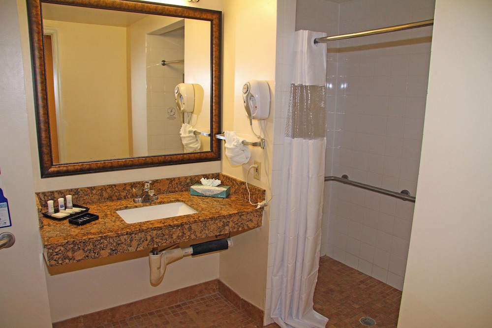 Best Western Plus Universal Inn 11/46
