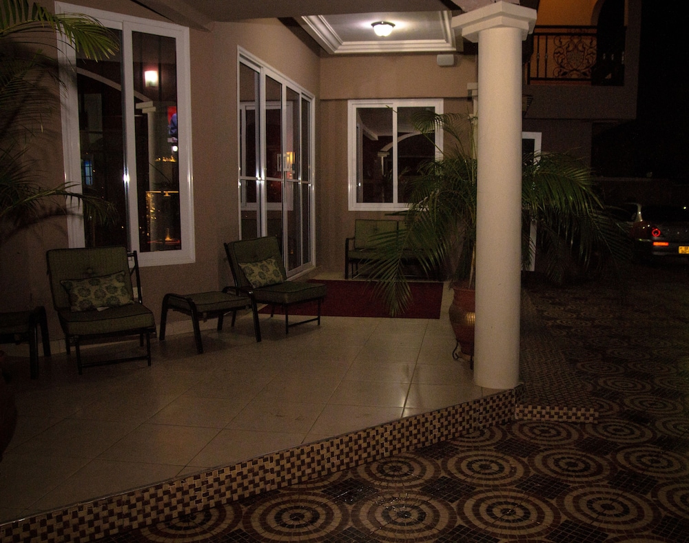 Appiah's Royal Suites 36/45