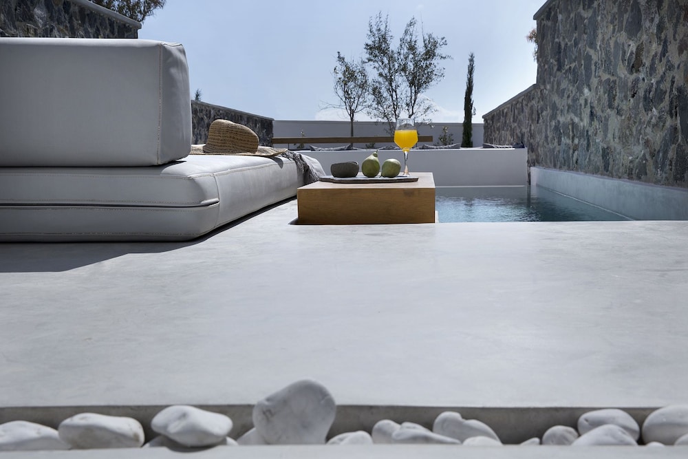 June Twenty Suites 37/50