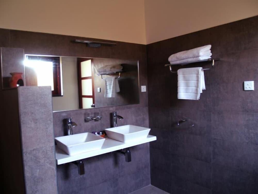 Imagine Villa Hotel 50/50