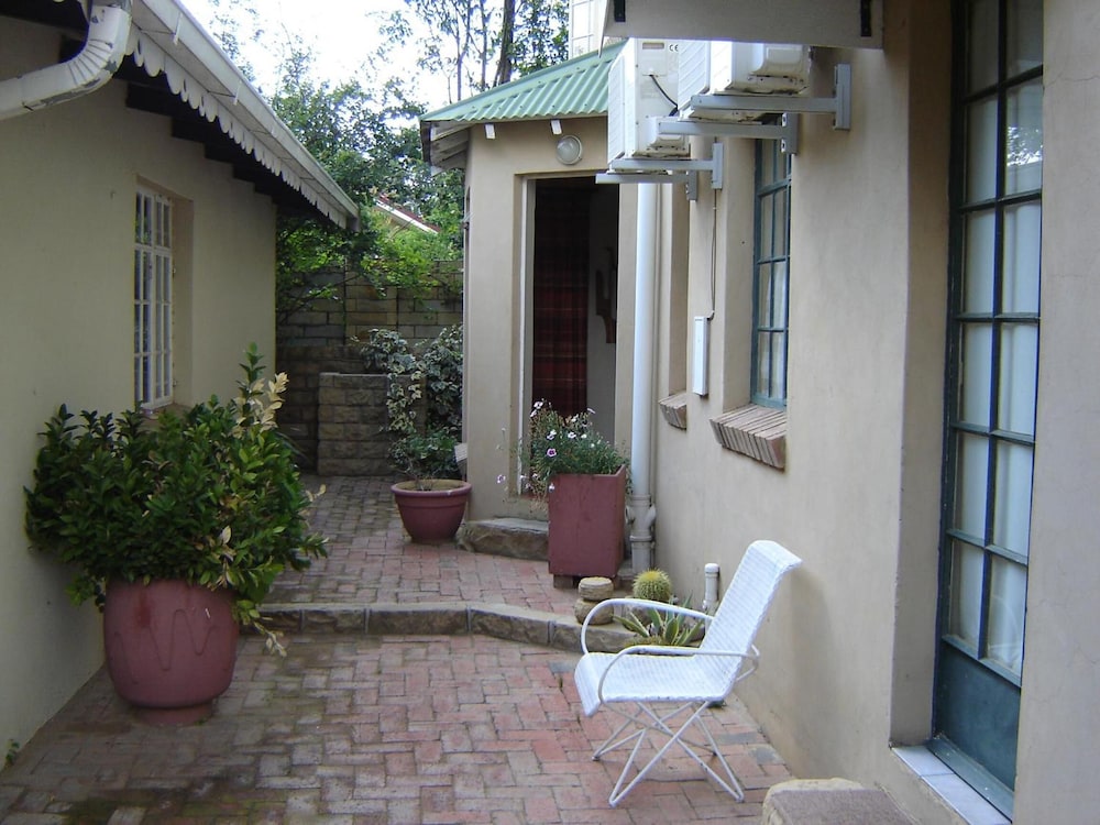 Ladybrand Guest House 47/50