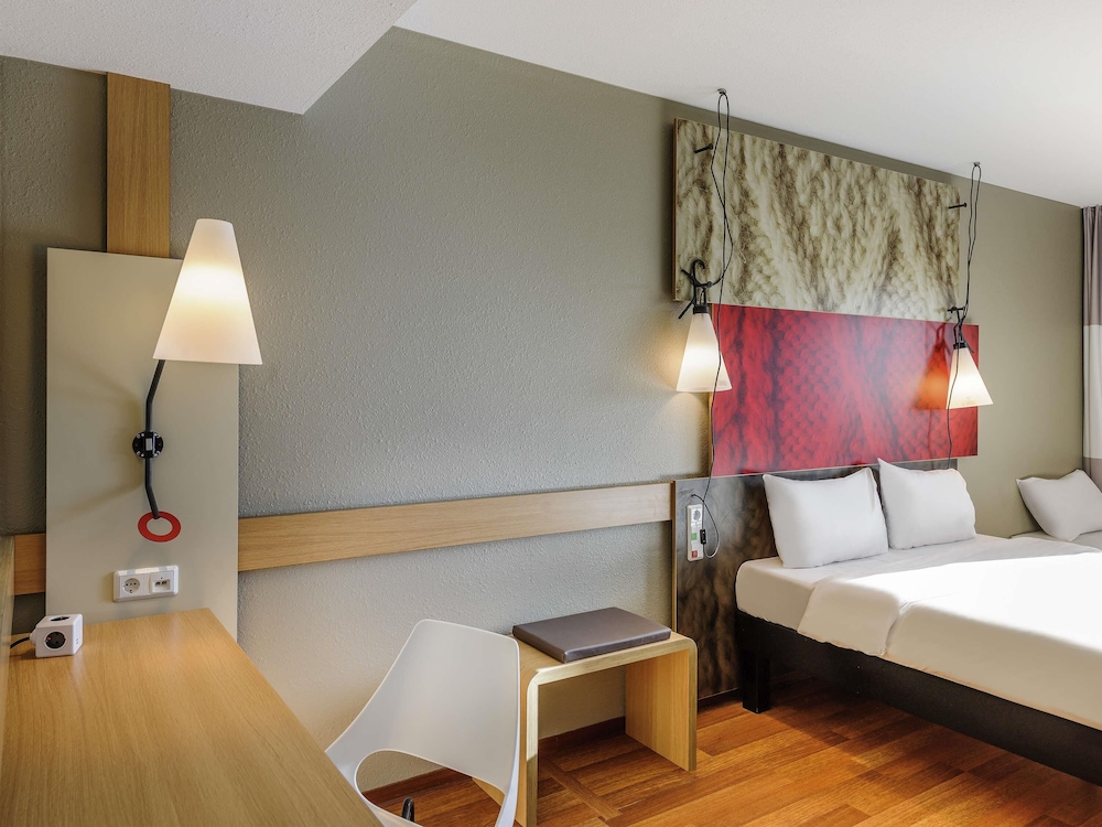 Ibis Hotel Munchen Messe 20/45