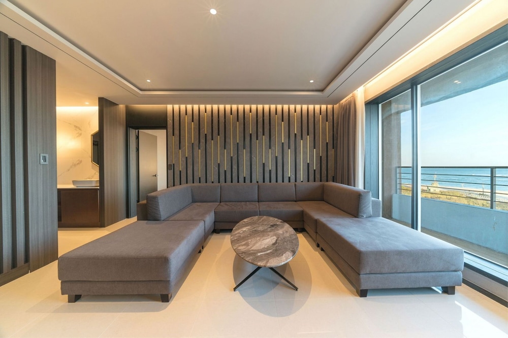 Dignity Hotel 48/70