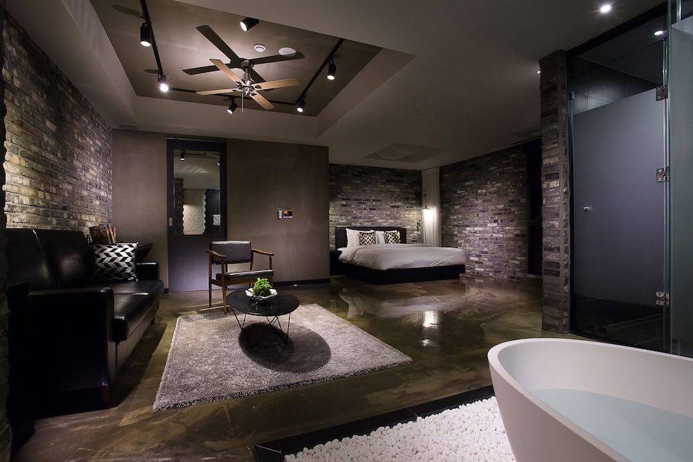 Hotel Sienna 24/44