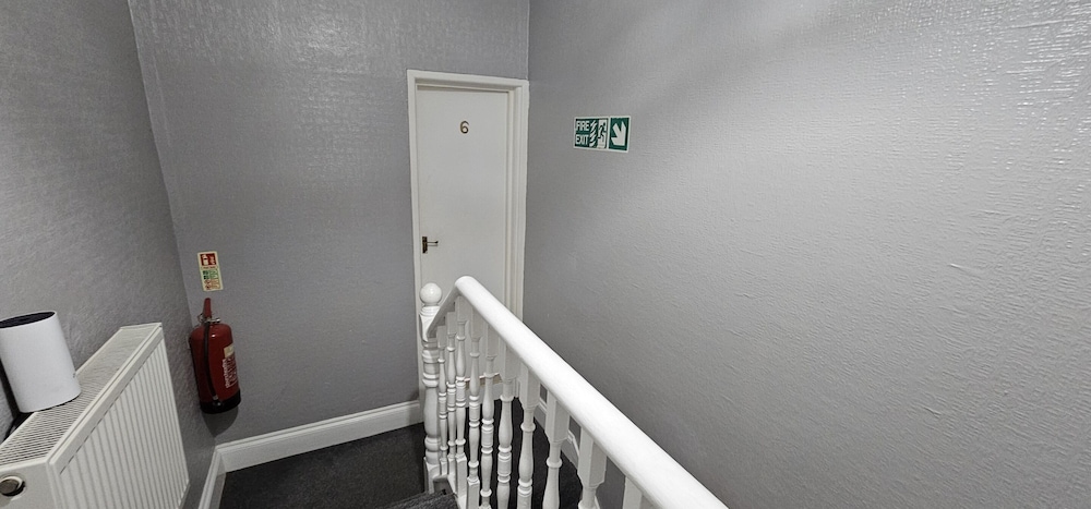 Roslyn Guest House 50/50