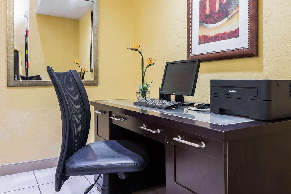 Boca Suites Deerfield Beach, SureStay Collection by Best Western FL 36/43