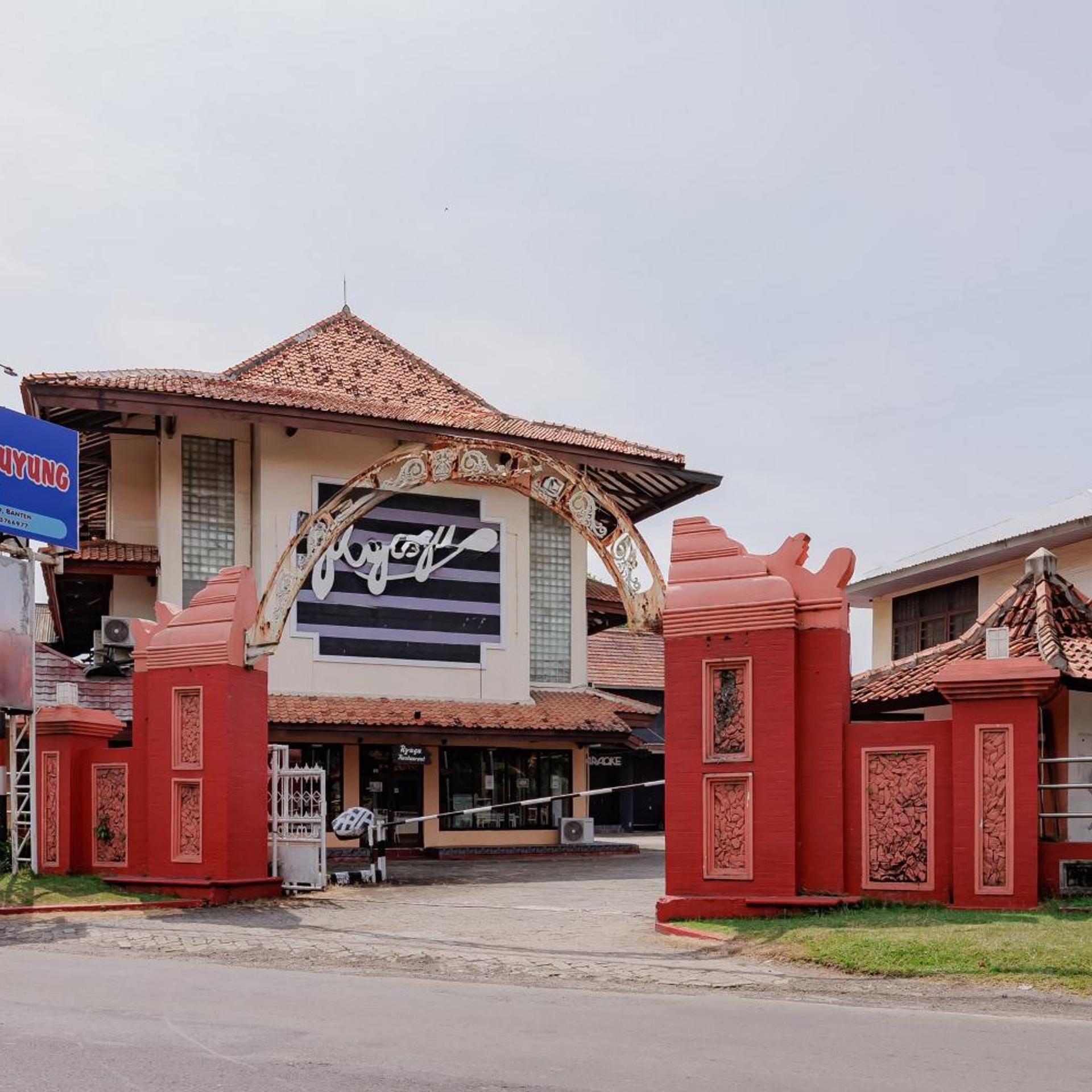 RedDoorz Plus near Tugu Mercusuar Anyer 3/50