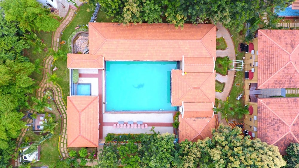 JalMahal Resort &amp; Spa 10/72