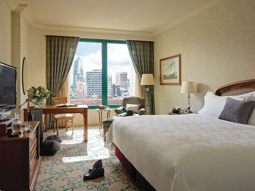 RIVER, DELUXE, KING BED, CORNER
