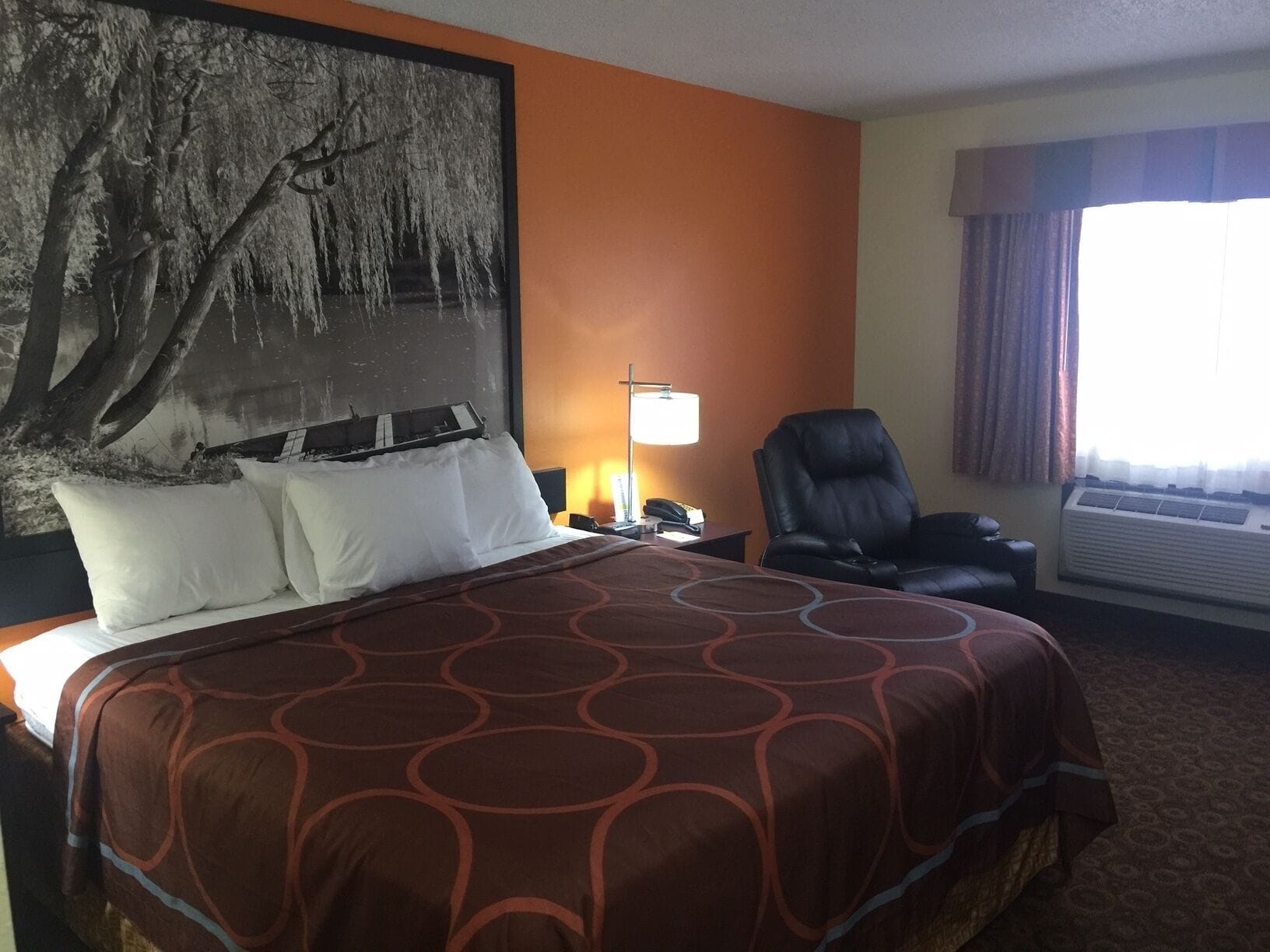 غرفة قياسية بسرير كينج، Super 8 By Wyndham Emporia 3/10