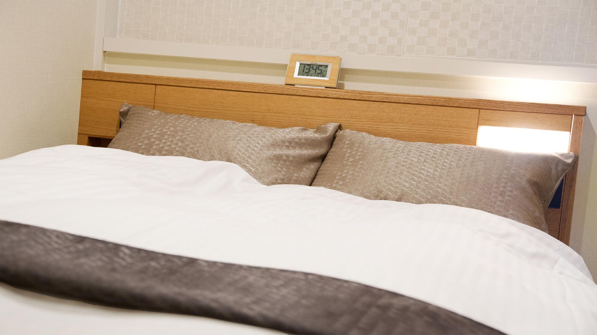 Semi Room, Semi Double Bed